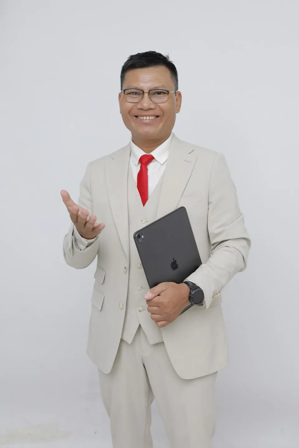 Thầy thuốc Lê Minh Tuấn